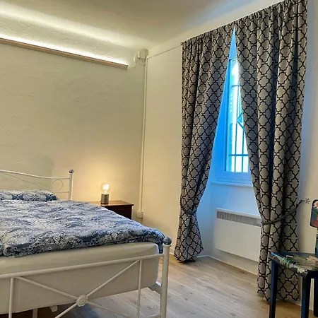 Konukevi 1912 - Blue - Old Town Locarno